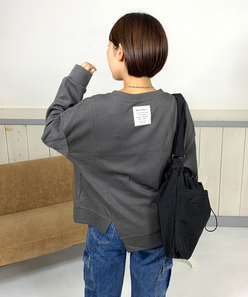 CRB(シーアールビー)の「ジップ付ポケットトップス(Tシャツ/カットソー・レディース・ブラック/カーキ/チャコールグレー・F)」の11枚目の写真