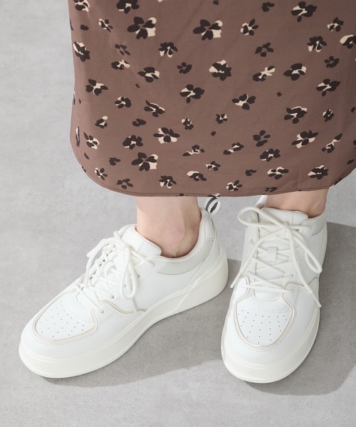 ORiental TRaffic(オリエンタルトラフィック)の「バイカラーボリュームソールスニーカー/OT3750(スニーカー・レディース・ブラック×ホワイト/ホワイト/レッド/ブラウン・35/36/37/38/39/40/41/42)」の16枚目の写真