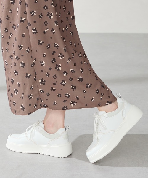 ORiental TRaffic(オリエンタルトラフィック)の「バイカラーボリュームソールスニーカー/OT3750(スニーカー・レディース・ブラック×ホワイト/ホワイト/レッド/ブラウン・35/36/37/38/39/40/41/42)」の6枚目の写真