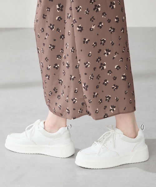 ORiental TRaffic(オリエンタルトラフィック)の「バイカラーボリュームソールスニーカー/OT3750(スニーカー・レディース・ブラック×ホワイト/ホワイト/レッド/ブラウン・35/36/37/38/39/40/41/42)」の7枚目の写真