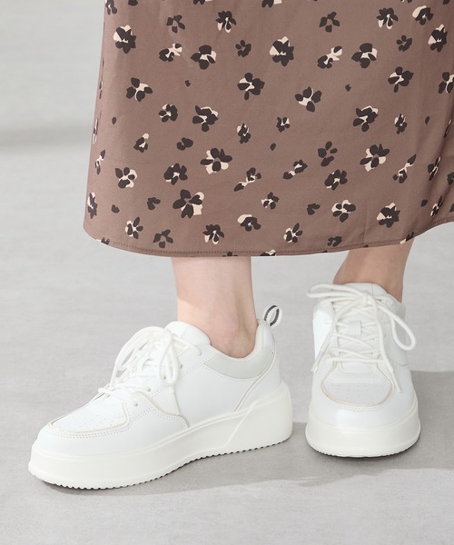 ORiental TRaffic(オリエンタルトラフィック)の「バイカラーボリュームソールスニーカー/OT3750(スニーカー・レディース・ブラック×ホワイト/ホワイト/レッド/ブラウン・35/36/37/38/39/40/41/42)」の8枚目の写真