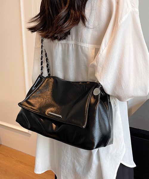 c.u.l（シーユーエル）の「チェーンショルダー フラップショルダーバッグ cula1035（ショルダーバッグ・レディース・ホワイト/ブラック/シルバー・FREE）」の2枚目の写真