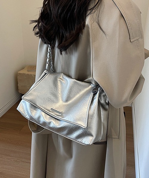 c.u.l（シーユーエル）の「チェーンショルダー フラップショルダーバッグ cula1035（ショルダーバッグ・レディース・ホワイト/ブラック/シルバー・FREE）」の8枚目の写真