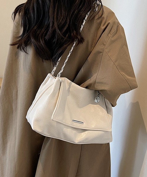 c.u.l（シーユーエル）の「チェーンショルダー フラップショルダーバッグ cula1035（ショルダーバッグ・レディース・ホワイト/ブラック/シルバー・FREE）」の11枚目の写真