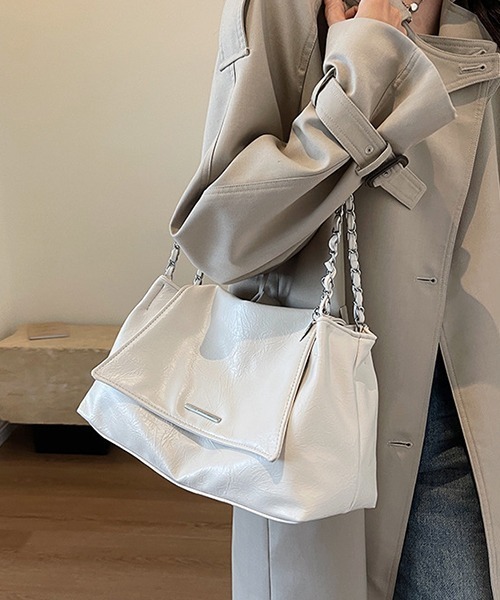 c.u.l（シーユーエル）の「チェーンショルダー フラップショルダーバッグ cula1035（ショルダーバッグ・レディース・ホワイト/ブラック/シルバー・FREE）」の13枚目の写真