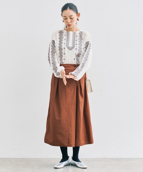 and myera(アンド マイラ)の「and myera アンティーク刺しゅうブラウス(シャツ/ブラウス・レディース・ホワイト系その他・LL/L/M/S)」の6枚目の写真