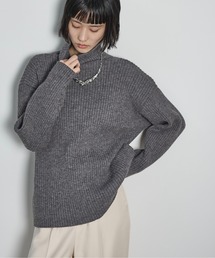 ルーズフィットリブタートルハイネックニット