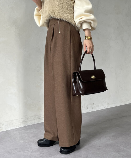 Thevon（ゼボン）の「GOLDジップタックパンツ（スラックス・レディース・チャコールグレー/ブラック/ブラウン・S/M）」の17枚目の写真