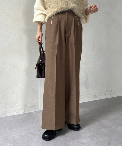 Thevon（ゼボン）の「GOLDジップタックパンツ（スラックス・レディース・チャコールグレー/ブラック/ブラウン・S/M）」の9枚目の写真