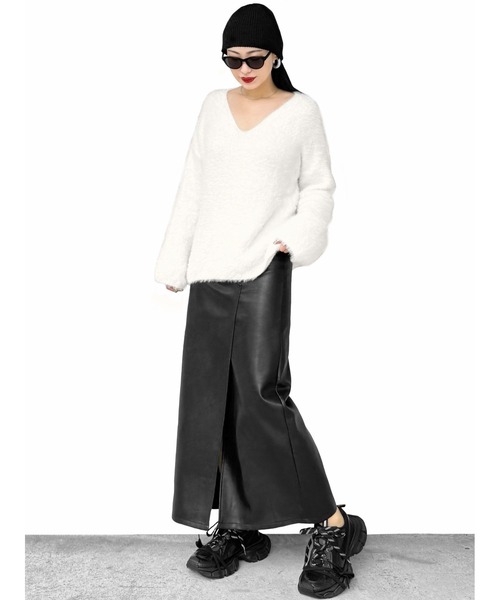 【LVEU.】モヘアVネックシャギーニット(Ai select) / トップス シャギー モヘア セーター ニット Vネック 起毛 ふわふわ 暖かい オーバー ブラック ホワイト（ニット/セーター）｜LVEU.（ラブユ.）