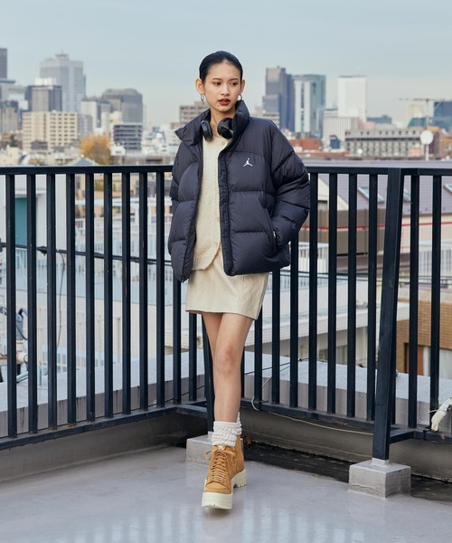 JORDAN BRAND（ジョーダンブランド）の「ジョーダン ウィメンズ パファー / Jordan Women's Puffer  FZ4528-010 Black（ブルゾン・レディース・ブラック・2XL/L/M/S/XL/XS）」の5枚目の写真