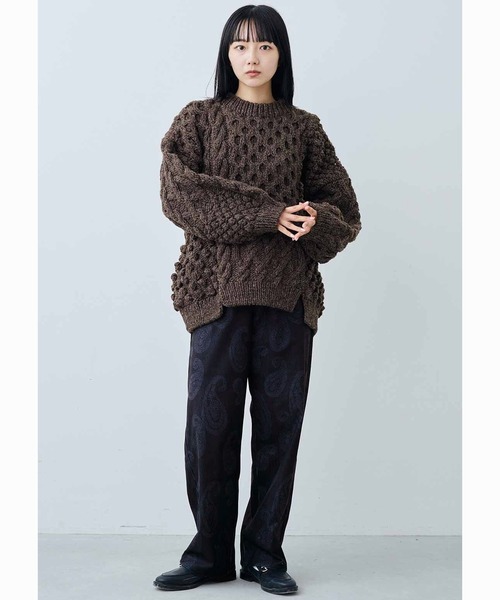 MEDE19F(メデジュウキュウ)の「MEDE19F ペルーで手編みされたパッチワーク風アランニット(ニット/セーター・レディース・ダークブラウン/オフホワイト・ONE SIZE)」の8枚目の写真