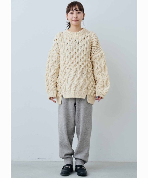MEDE19F(メデジュウキュウ)の「MEDE19F ペルーで手編みされたパッチワーク風アランニット(ニット/セーター・レディース・ダークブラウン/オフホワイト・ONE SIZE)」の4枚目の写真