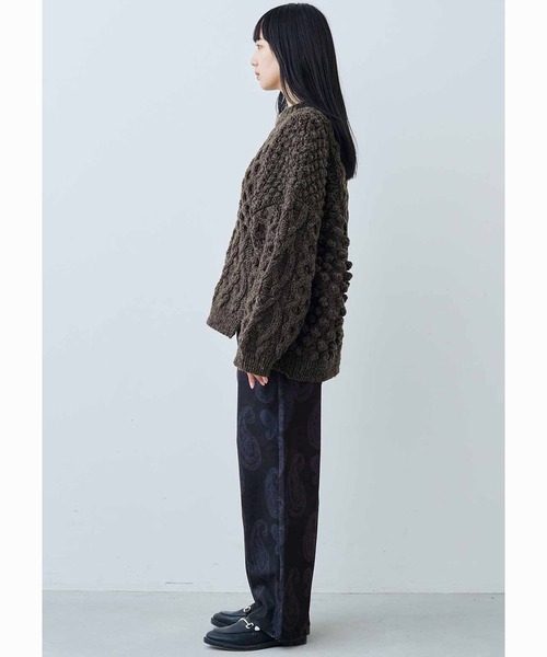 MEDE19F(メデジュウキュウ)の「MEDE19F ペルーで手編みされたパッチワーク風アランニット(ニット/セーター・レディース・ダークブラウン/オフホワイト・ONE SIZE)」の9枚目の写真