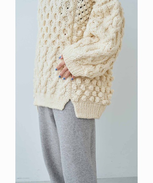 MEDE19F(メデジュウキュウ)の「MEDE19F ペルーで手編みされたパッチワーク風アランニット(ニット/セーター・レディース・ダークブラウン/オフホワイト・ONE SIZE)」の18枚目の写真