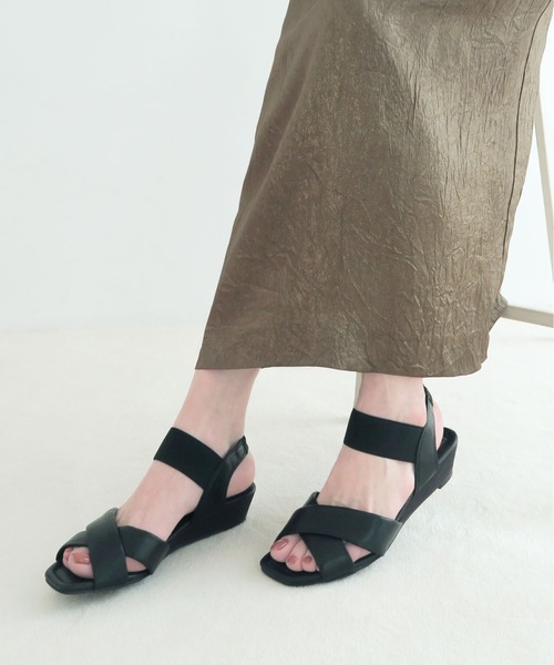 enchanted（エンチャンテッド）の「クロスワンストゴムウエッジサンダル（サンダル・レディース・ブラック/ブルーグレー/シルバー/シルバーグレー・S/M/L/LL）」の2枚目の写真