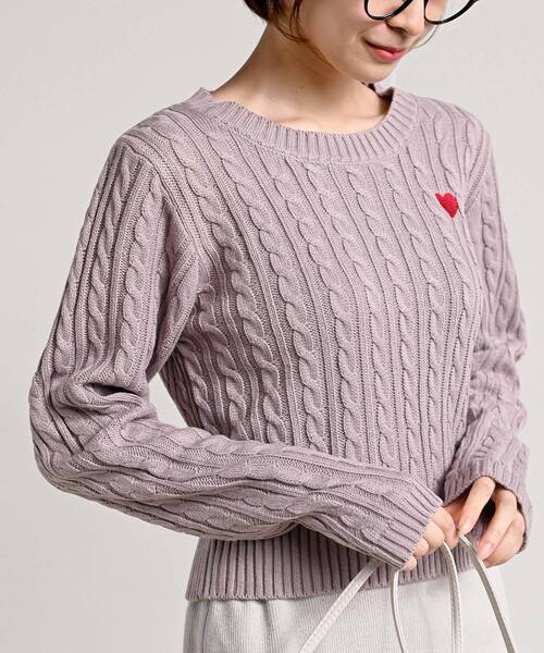 rps(アールピーエス)の「ハート刺繍ケーブルニットプルオーバー(ニット/セーター・レディース・グレー系その他/その他/ラベンダー/ベージュ系その他/イエロー系その他・フリー)」の3枚目の写真