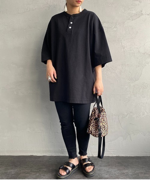 Healthknit（ヘルスニット）の「[HEALTHKNIT/ヘルスニット] 別注 ビッグシルエット ヘンリーネックTシャツ（Tシャツ/カットソー・レディース・ブラック/ホワイト/オートミール・S/M/L/XL/XXL）」の7枚目の写真