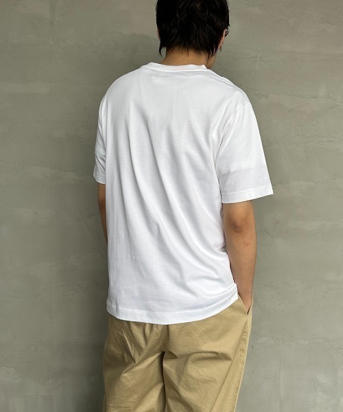 LACOSTE（ラコステ）の「[LACOSTE/ラコステ] ワンポイントロゴ クルーネックポケットTシャツ（Tシャツ/カットソー・レディース・ブラック/ネイビー/ホワイト/オフホワイト・2/3/4/5/6）」の20枚目の写真