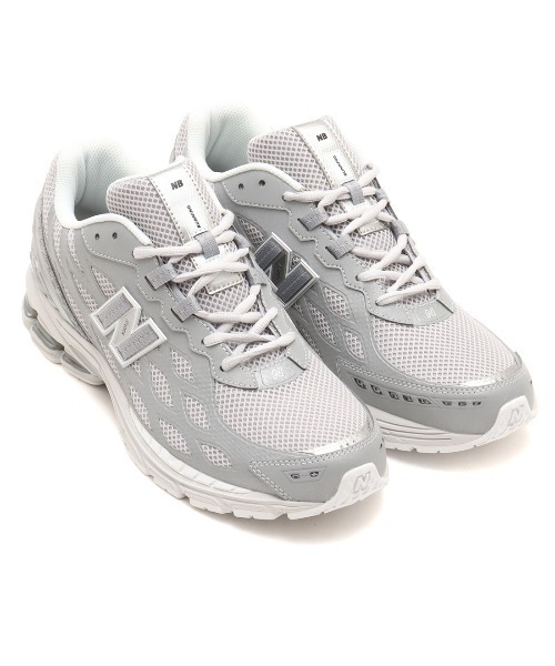 NEW BALANCE(ニューバランス)の「New Balance U1906WFE / ニューバランス U1906WFE【SP】(スニーカー・メンズ・シルバー・23.5cm/24.0cm/24.5cm/25.0cm/26.0cm/26.5cm/27.0cm/27.5cm/28.0cm/28.5cm/23.0cm)」の1枚目の写真
