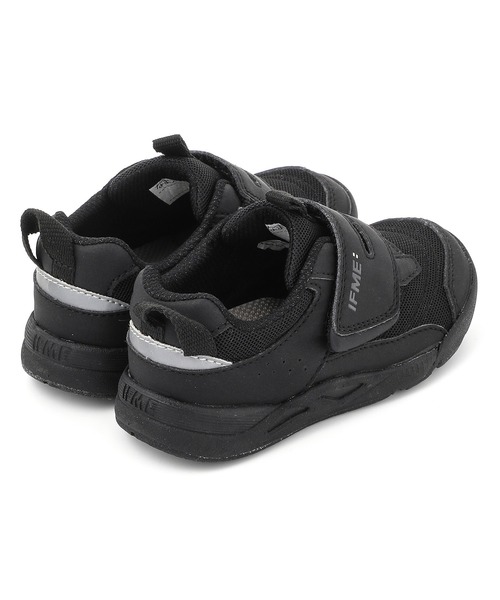 IFME（イフミー）の「【ZOZOTOWN限定】KIDS｜IFME+  太ベルトスニーカー（スニーカー・キッズ・ブラック・16.5cm/16.0cm/15.5cm/15.0cm/19.0cm/18.5cm/18.0cm/17.5cm/17.0cm）」の3枚目の写真