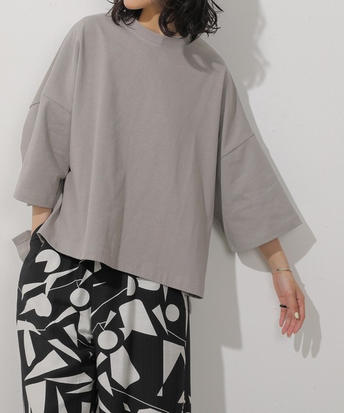 emesuelee(エメスーリー)の「UV遮蔽率90%以上 ヘビーウェイト天竺ワイドプルオーバー(Tシャツ/カットソー・レディース・ネイビー/グレイッシュベージュ/ブラック/アイボリー/ブルー・フリー)」の3枚目の写真