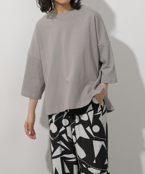 emesuelee(エメスーリー)の「UV遮蔽率90%以上 ヘビーウェイト天竺ワイドプルオーバー(Tシャツ/カットソー・レディース・ネイビー/グレイッシュベージュ/ブラック/アイボリー/ブルー・フリー)」の21枚目の写真