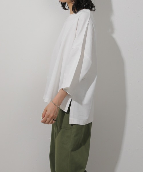 emesuelee(エメスーリー)の「UV遮蔽率90%以上 ヘビーウェイト天竺ワイドプルオーバー(Tシャツ/カットソー・レディース・ネイビー/グレイッシュベージュ/ブラック/アイボリー/ブルー・フリー)」の12枚目の写真