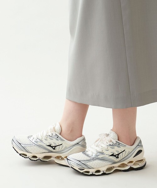 MIZUNO（ミズノ　）の「＜MIZUNO＞WAVE PROPHECY LS（スニーカー・レディース・ホワイト/ブラック・70/60/50/80）」の14枚目の写真