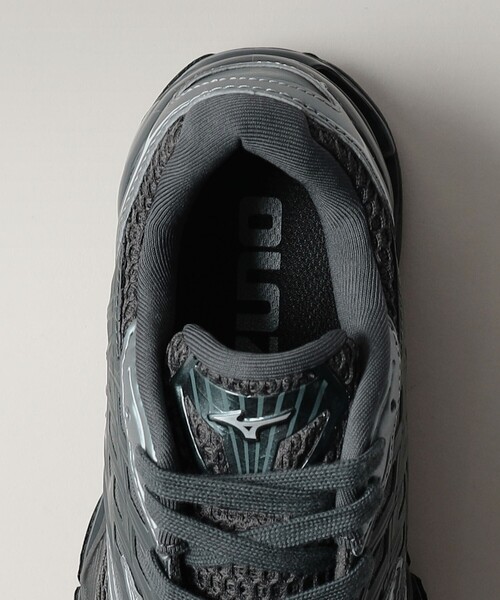 MIZUNO（ミズノ　）の「＜MIZUNO＞WAVE PROPHECY LS（スニーカー・レディース・ホワイト/ブラック・70/60/50/80）」の17枚目の写真