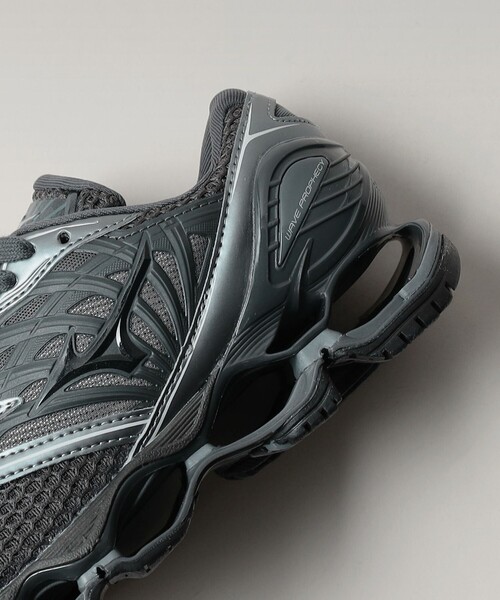 MIZUNO（ミズノ　）の「＜MIZUNO＞WAVE PROPHECY LS（スニーカー・レディース・ホワイト/ブラック・70/60/50/80）」の3枚目の写真