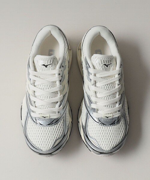 MIZUNO（ミズノ　）の「＜MIZUNO＞WAVE PROPHECY LS（スニーカー・レディース・ホワイト/ブラック・70/60/50/80）」の4枚目の写真