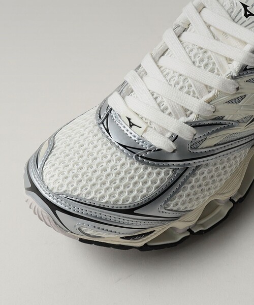MIZUNO（ミズノ　）の「＜MIZUNO＞WAVE PROPHECY LS（スニーカー・レディース・ホワイト/ブラック・70/60/50/80）」の5枚目の写真