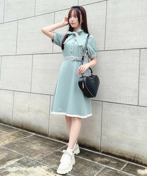 F i.n.t(フィント)の「ビッグリボン厚底パンプス/ fint フィント(パンプス・レディース・アイボリー/ブラック・S/M/L)」の8枚目の写真