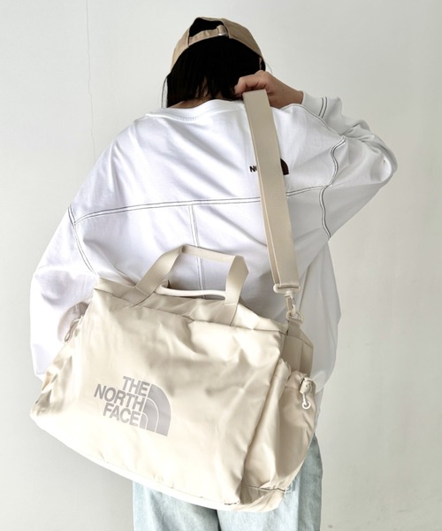 THE NORTH FACE（ザノースフェイス）の「国内未発売 THE NORTH FACE(ザ・ノースフェイス)/2WAY 軽量 大容量 巾着型 ショルダー ボストン トラベル ダッフルバッグ/BONNEY DUFFLE BAG（ボストンバッグ・レディース・ブラック/グレー/クリーム・FREE）」の18枚目の写真