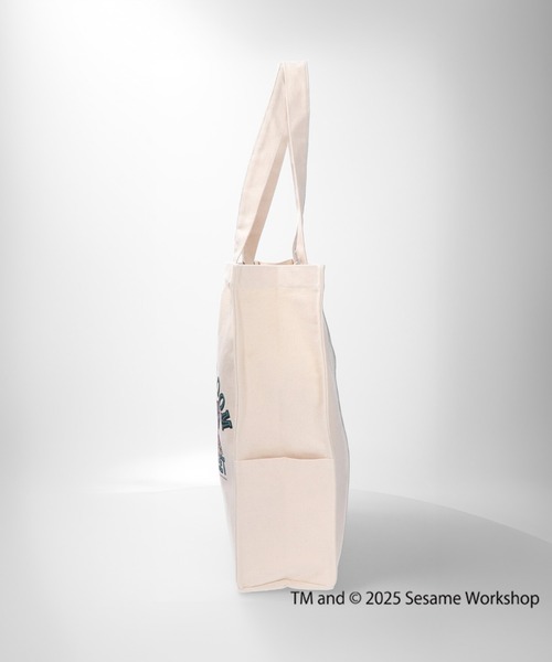 FRUIT OF THE LOOM（フルーツオブザルーム）の「SESAME STREET×FTL Illustration Tote Bag / トートバッグ / セサミストリート / A4 / カジュアル / カジュアル / プリント（トートバッグ・メンズ・A/C/B・FREE）」の4枚目の写真