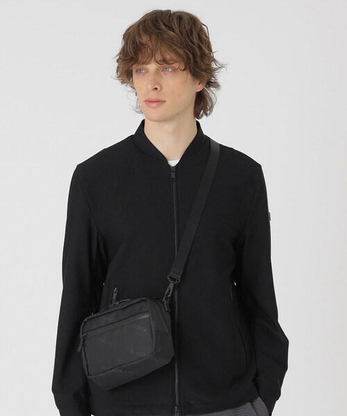 BLACK LABEL CRESTBRIDGE（ブラックレーベル・クレストブリッジ）の「【BLACK lab.】ロゴプリントショルダーバッグ（ショルダーバッグ・メンズ・ブラック・FREE）」の2枚目の写真