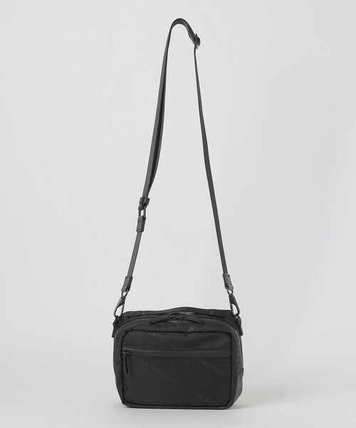 BLACK LABEL CRESTBRIDGE（ブラックレーベル・クレストブリッジ）の「【BLACK lab.】ロゴプリントショルダーバッグ（ショルダーバッグ・メンズ・ブラック・FREE）」の4枚目の写真