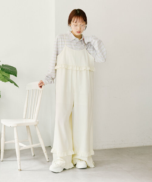 w closet（ダブルクローゼット）の「【２サイズ展開】フリルキャミサロペット（サロペット/オーバーオール・レディース・ピンク/アイボリー/ブラック・1/0）」の2枚目の写真