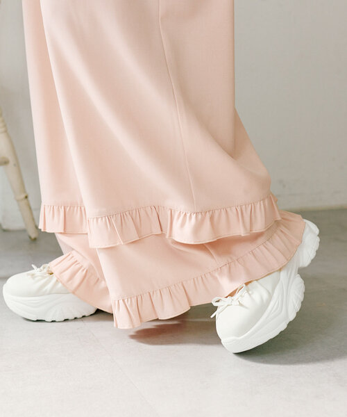 w closet（ダブルクローゼット）の「【２サイズ展開】フリルキャミサロペット（サロペット/オーバーオール・レディース・ピンク/アイボリー/ブラック・1/0）」の11枚目の写真