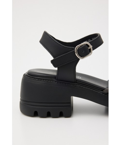 STACCATO（スタッカート）の「クレープツイストタンクソールサンダル（サンダル・レディース・ホワイト/ブラック・24.0cm/24.5cm/23.5cm/22.5cm/23.0cm）」の7枚目の写真