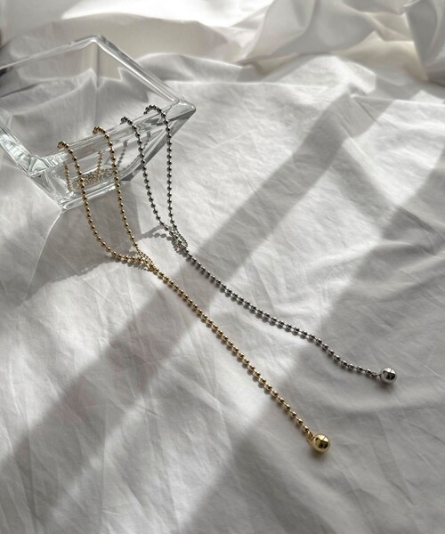 fredy emue（フレディエミュ）の「ボールチェーンフリーネックレス（ネックレス・レディース・シルバー/ゴールド・FREE）」の6枚目の写真