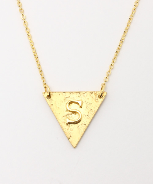 CAPRICIEUX LE'MAGE（カプリシューレマージュ）の「トライアングルネックレス（ネックレス・レディース・ゴールド/その他/その他1/その他2/その他3/その他4/その他5/その他6/その他7/その他8・FREE）」の2枚目の写真