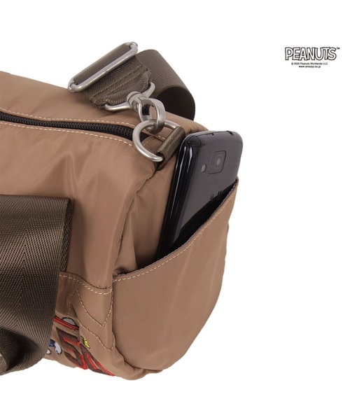 OUTDOOR PRODUCTS（アウトドアプロダクツ）の「アウトドア【OUTDOOR】PEANUTSコレクション スヌーピー ロールボストン（ショルダーバッグ・レディース・ブラック/ベージュ/グレー・ﾌﾘ-）」の13枚目の写真
