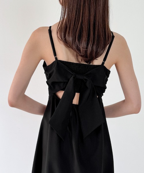 junoah(ジュノア)の「リネンライクバックリボンキャミワンピース(薄手、裏地なし)(ワンピース・レディース・チャコール/ライトベージュ/ブラック・SMALL/MEDIUM/LARGE)」の6枚目の写真