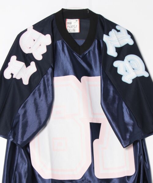 a.p.o.v.(エーピーオービー)の「a.p.o.v. ナンバリングビッグプリントメッシュ切替フットボールシャツ(Tシャツ/カットソー・メンズ・ブラック/レッド/ネイビー・ONESIZE)」の16枚目の写真