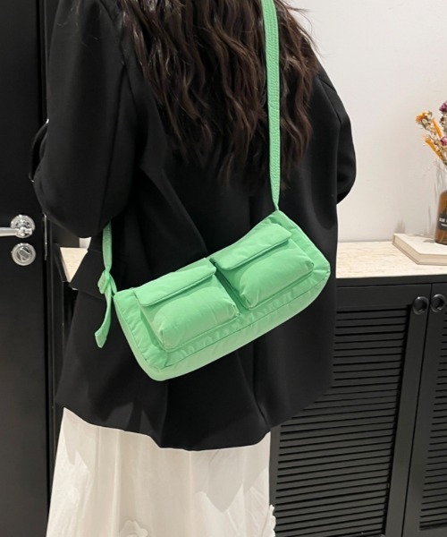 Ritzy(リッツィー)の「6色展開 ビックポケットショルダーバッグ(バックパック/リュック・レディース・ブラック/ベージュ/ピンク/ブルー/グリーン/ラベンダー・FREE)」の16枚目の写真