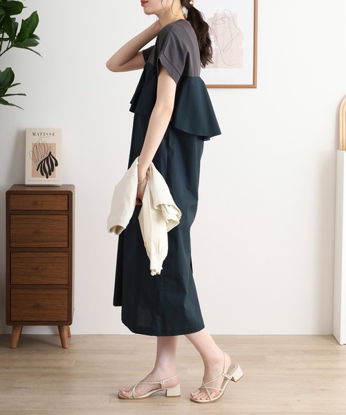 EGLANTINE(エグランティーヌ)の「EGLANTINE フレア切り替えバイカラーロングワンピース(ワンピース・レディース・ダークグリーン/ブラック/ネイビー/キャメル・40)」の9枚目の写真