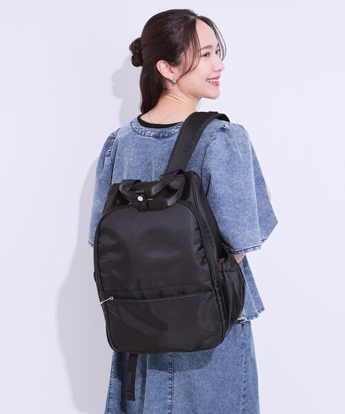 SHOO・LA・RUE(シューラルー)の「【撥水】キャリーオン10ポケットリュック(バックパック/リュック・レディース・ブラック/アイボリー/ダークグレー・00)」の2枚目の写真