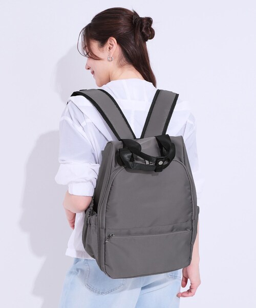SHOO・LA・RUE(シューラルー)の「【撥水】キャリーオン10ポケットリュック(バックパック/リュック・レディース・ブラック/アイボリー/ダークグレー・00)」の6枚目の写真